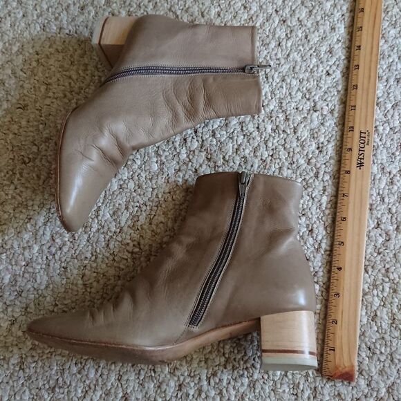 Coclico Taupe Leather Ankle Boots size 37.5